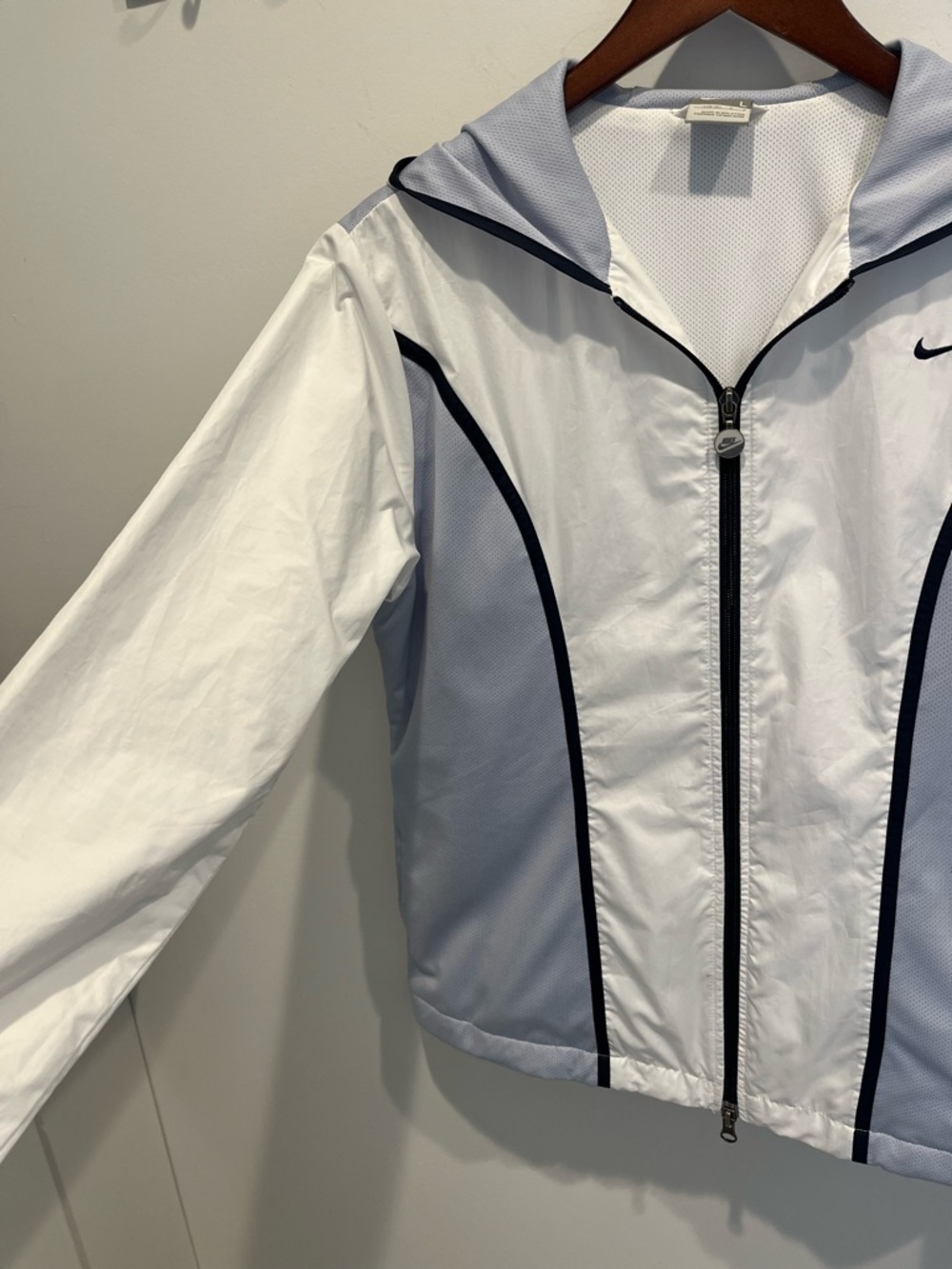 Nike Windbreaker hooded jacket - Picture 3 of 12